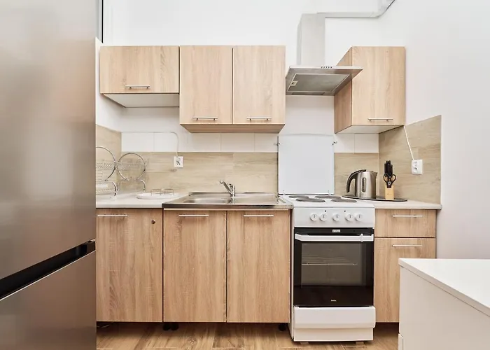 Legnicka By Renters Apartman *